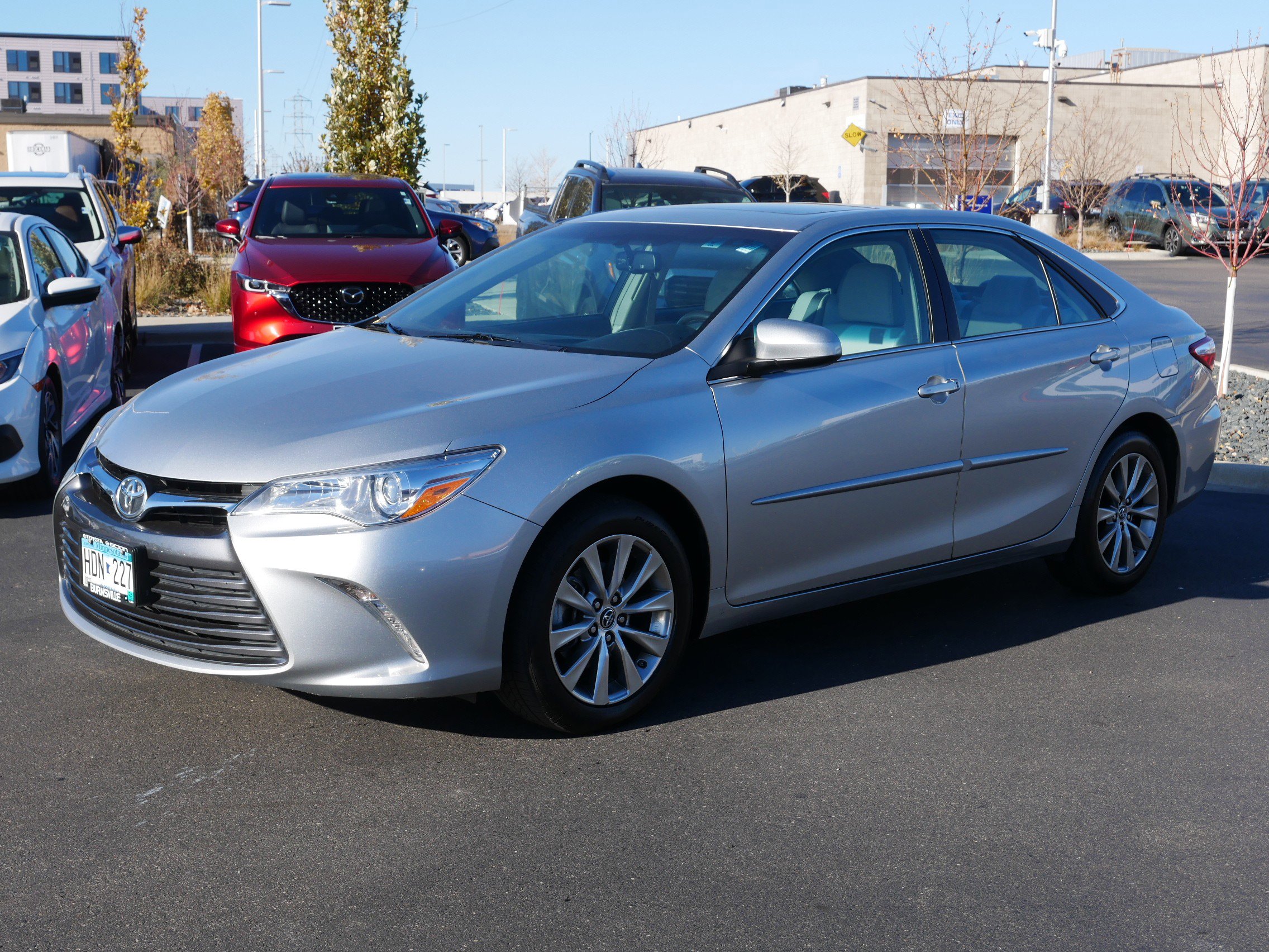 2015 Toyota Camry XLE photo 2