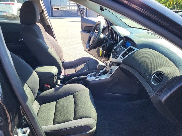 2015 Chevrolet Cruze photo 11
