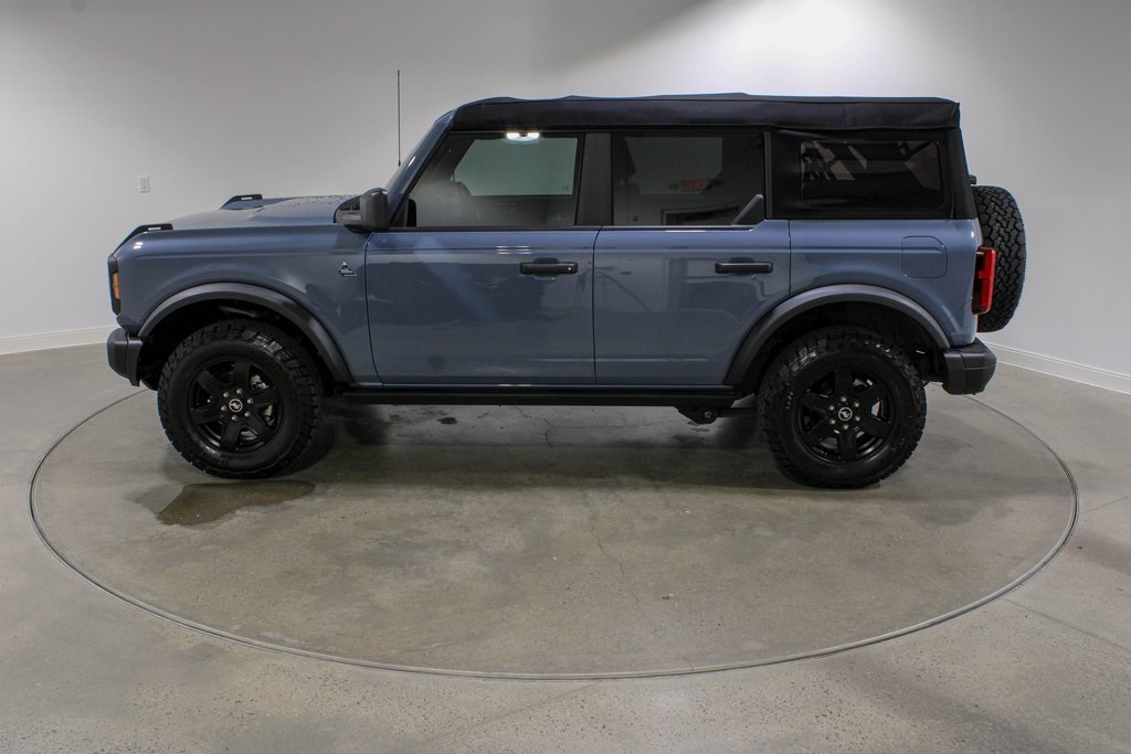 2024 Ford Bronco Black Diamond photo 2