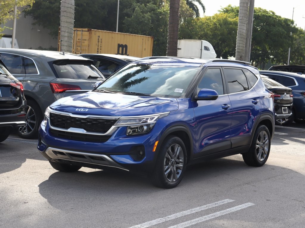 2023 Kia Seltos S's photo