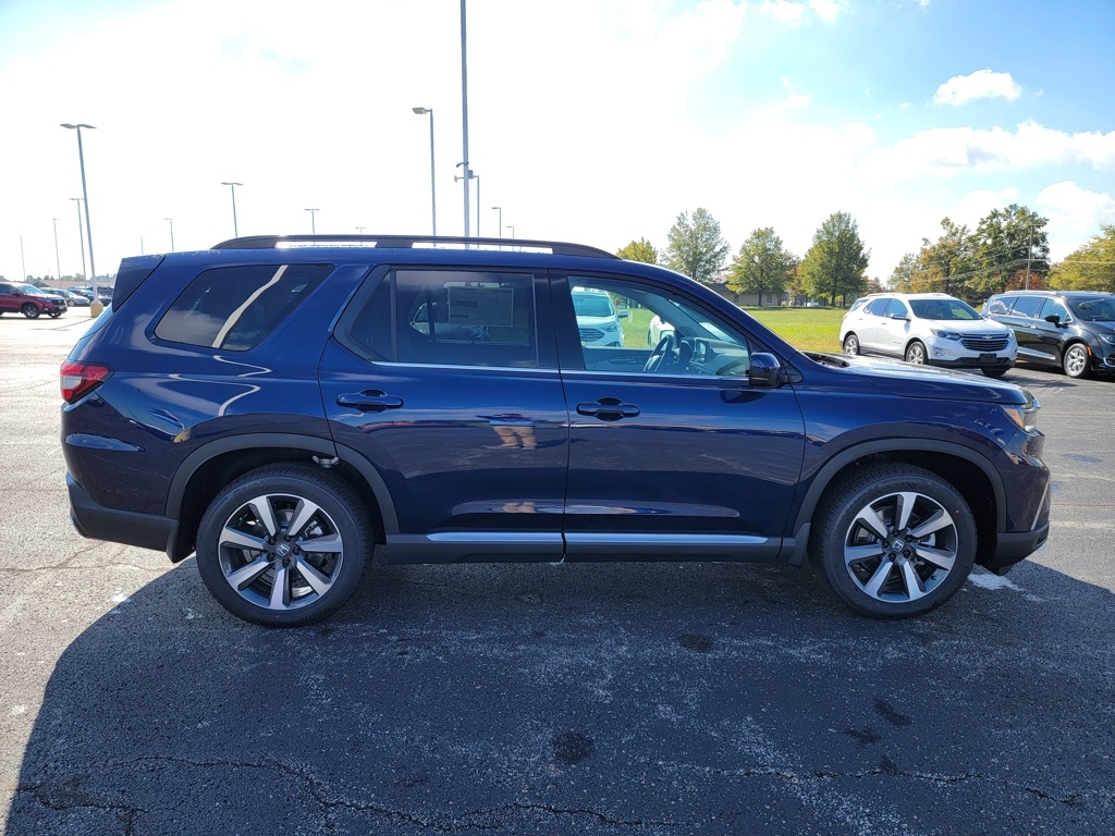 2025 Honda Pilot Touring photo 3