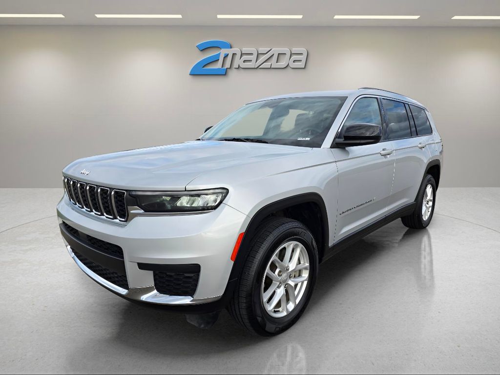 2023 Jeep Grand Cherokee L Laredo's photo