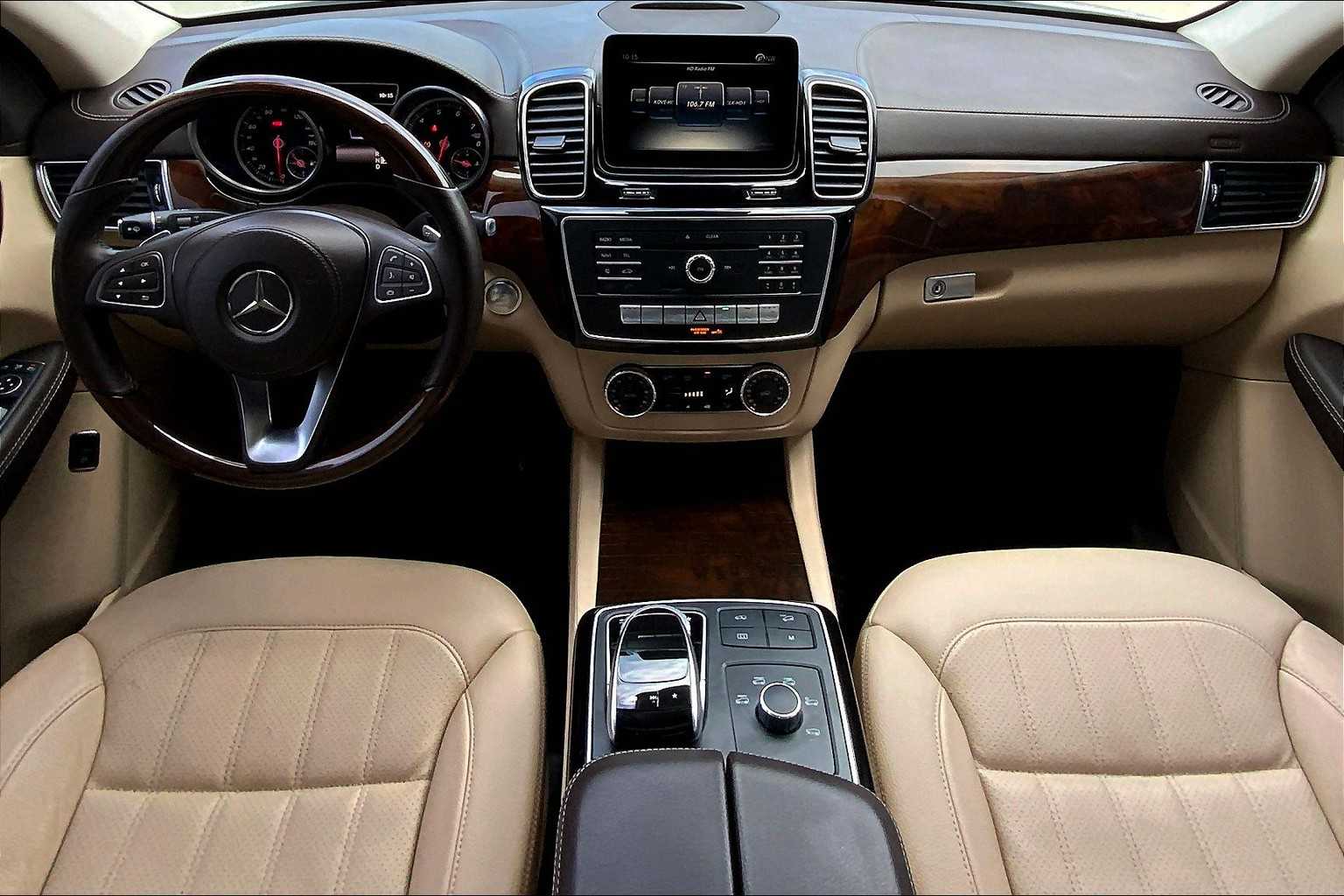 2017 Mercedes Benz GLS 450 4MATIC photo 12