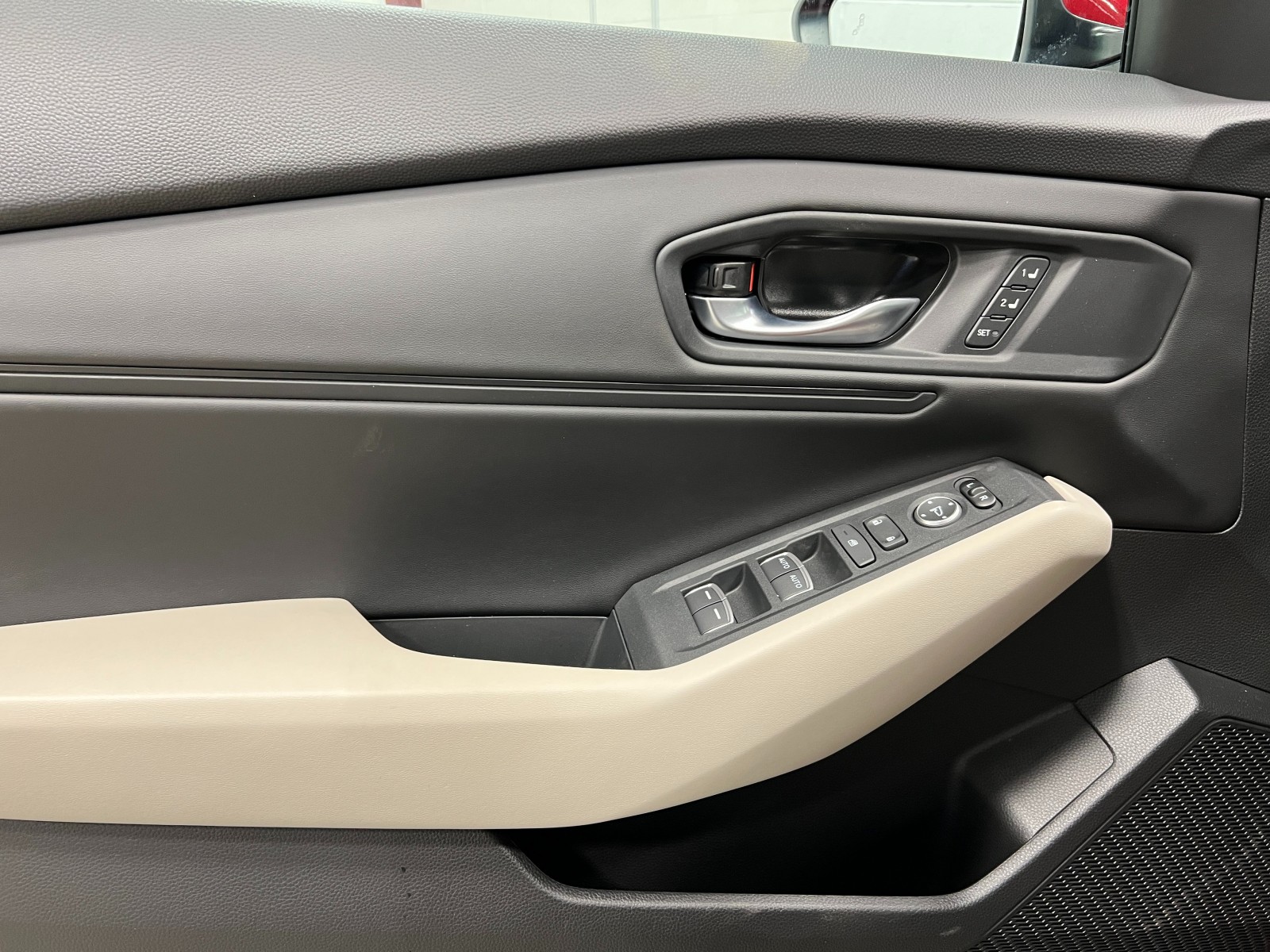 2025 Honda Accord Hybrid EX-L photo 12