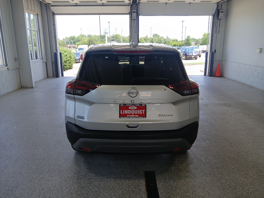 2023 Nissan Rogue SV photo 7
