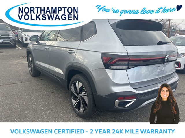 2025 Volkswagen Taos SE photo 4