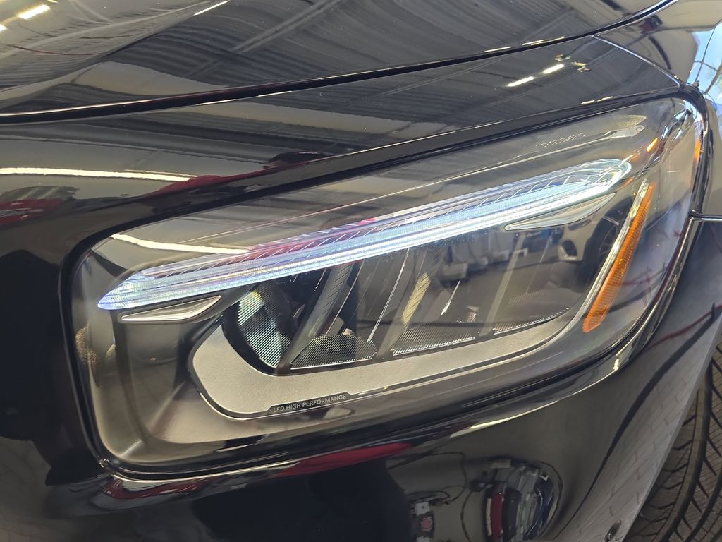 2025 Mercedes Benz GLB 250 photo 29