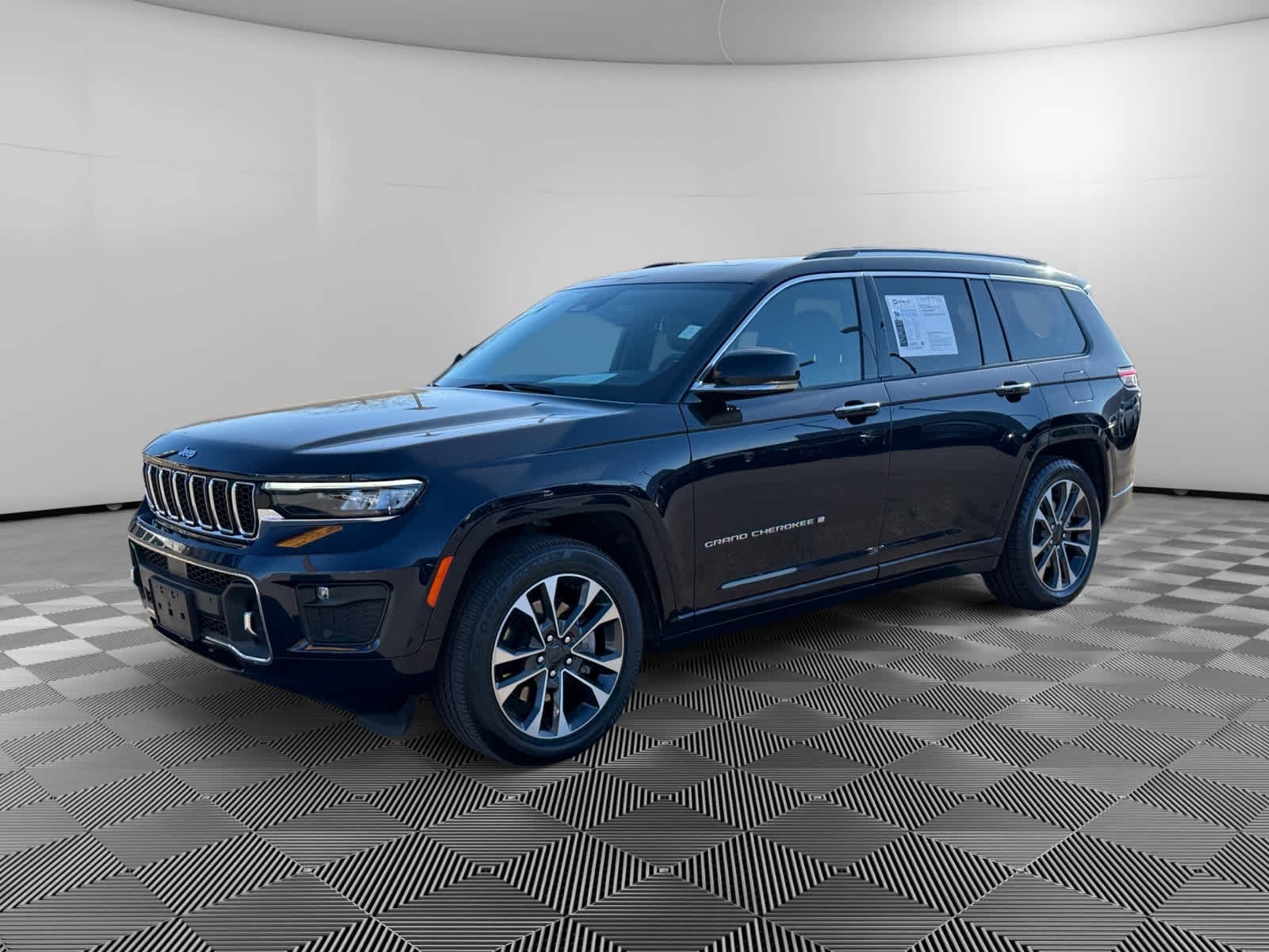 2023 Jeep Grand Cherokee L Overland's photo