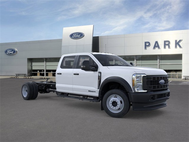 2025 Ford F-550 photo 7