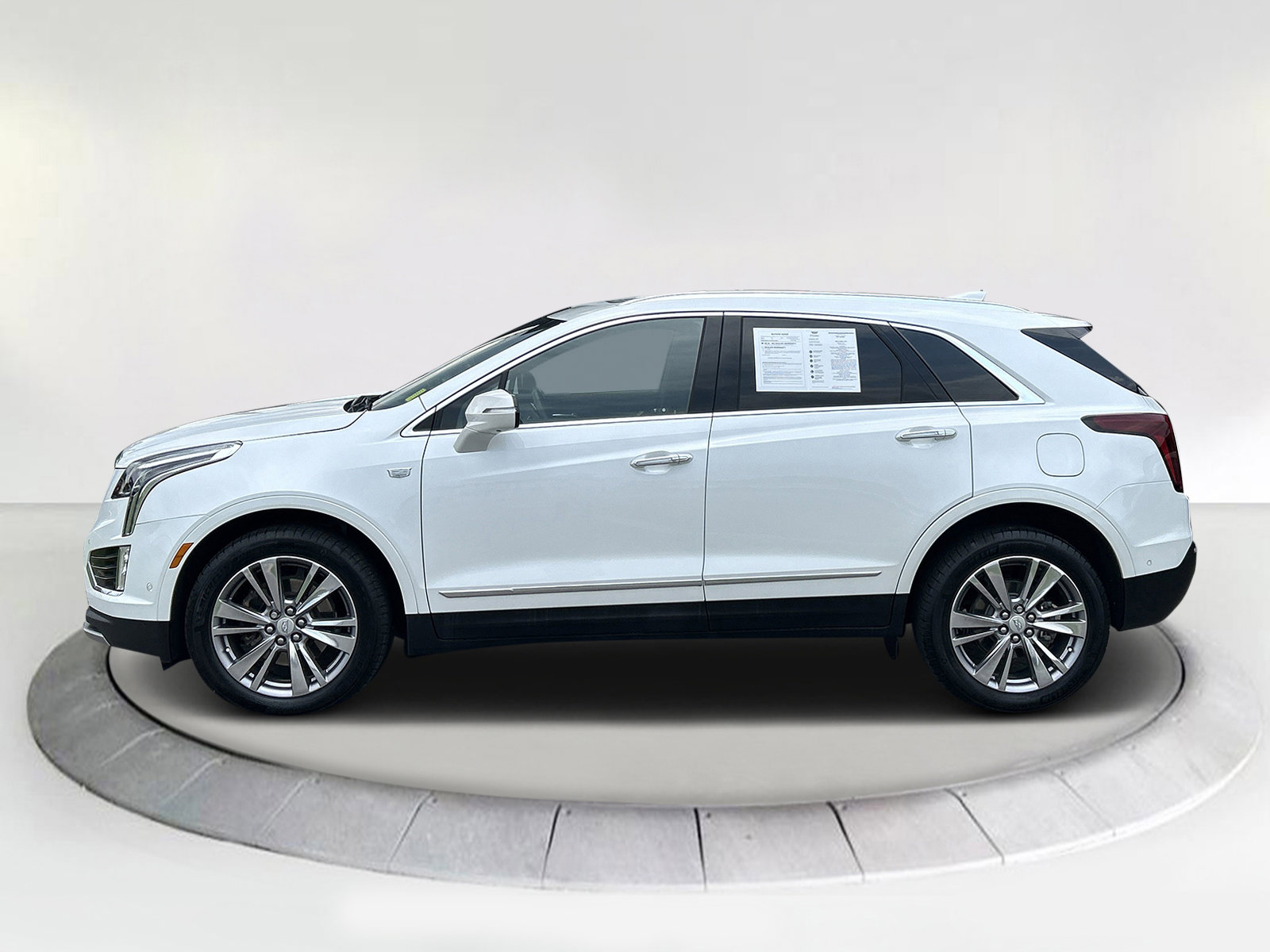 2024 Cadillac XT5 Premium Luxury photo 2
