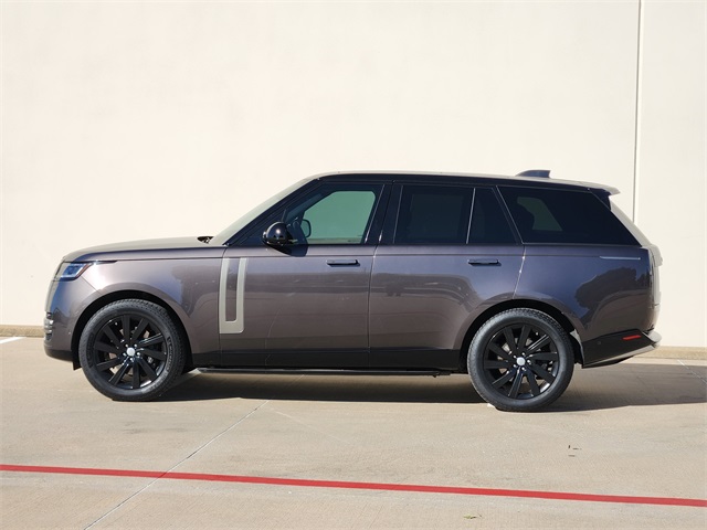 2023 Land Rover Range Rover SE photo 4