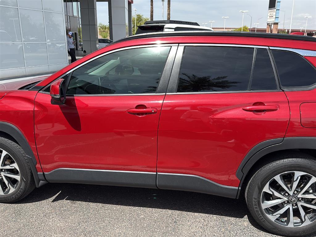 Used 2022 Toyota Corolla Cross XLE with VIN 7MUEAAAG3NV009063 for sale in Northfield, Minnesota