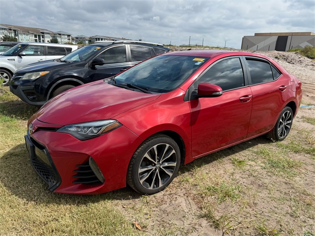 2017 Toyota Corolla SE photo 2