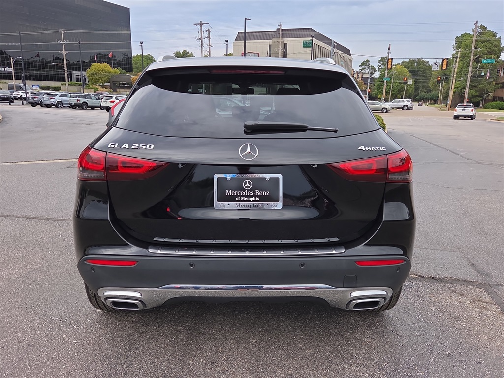 2023 Mercedes Benz GLA 250 4MATIC photo 4