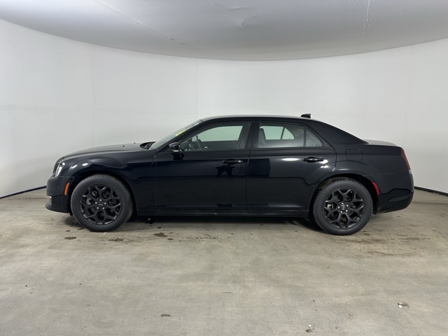 2023 Chrysler 300 Touring L photo 10