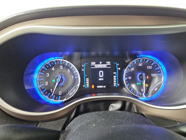 2017 Chrysler Pacifica Touring L photo 15
