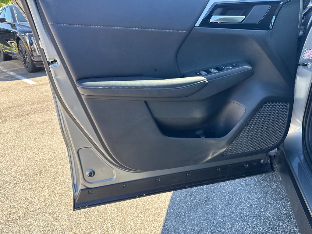 2024 Mitsubishi Outlander SE photo 11