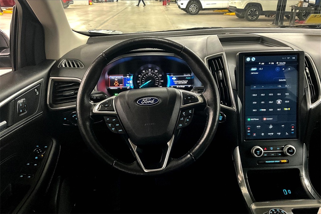 2022 Ford Edge Titanium photo 17