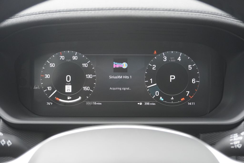 2025 Land Rover Discovery SE photo 11