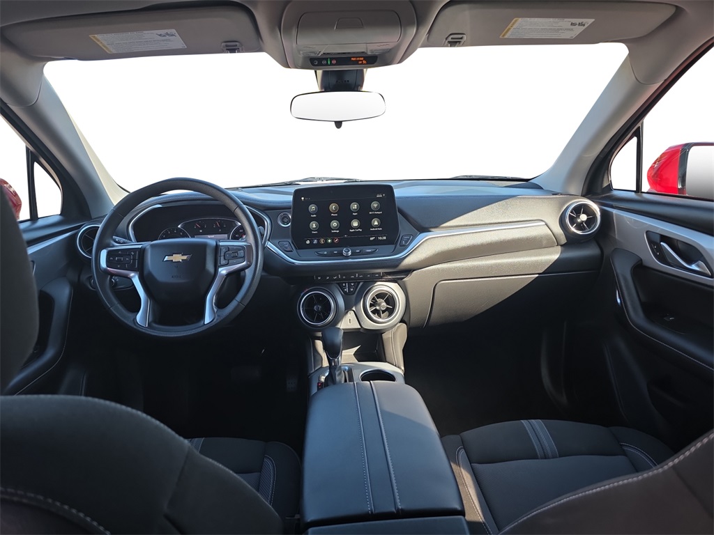 2023 Chevrolet Blazer 2LT photo 2