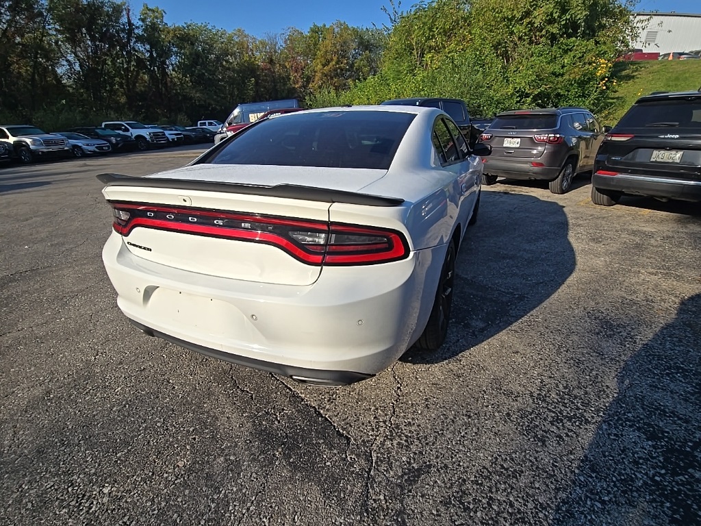 2019 Dodge Charger SXT photo 7