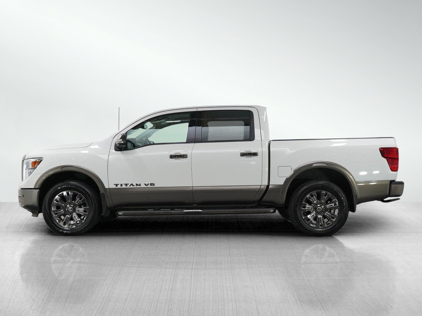 Used 2018 Nissan Titan Platinum Reserve with VIN 1N6AA1E57JN550695 for sale in Burnsville, Minnesota