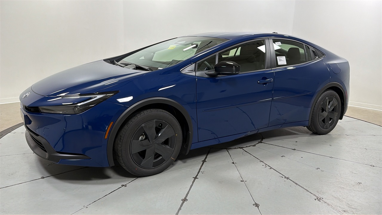 2026 Toyota Prius LE's photo