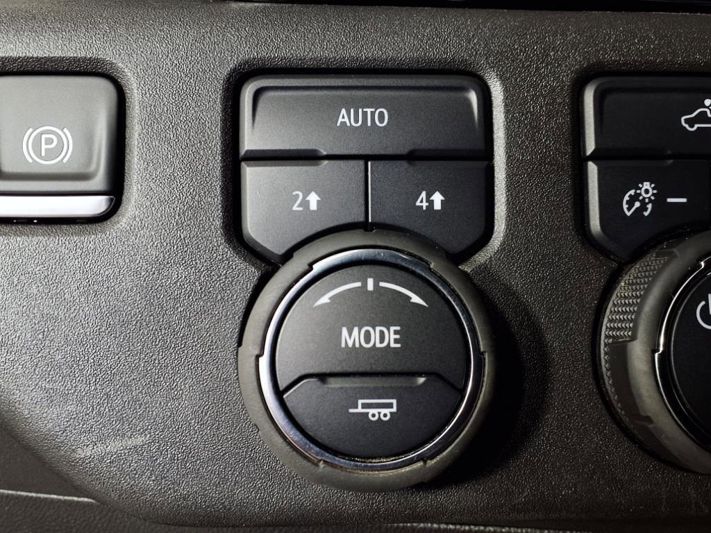 2025 Chevrolet Silverado 1500 LT photo 6