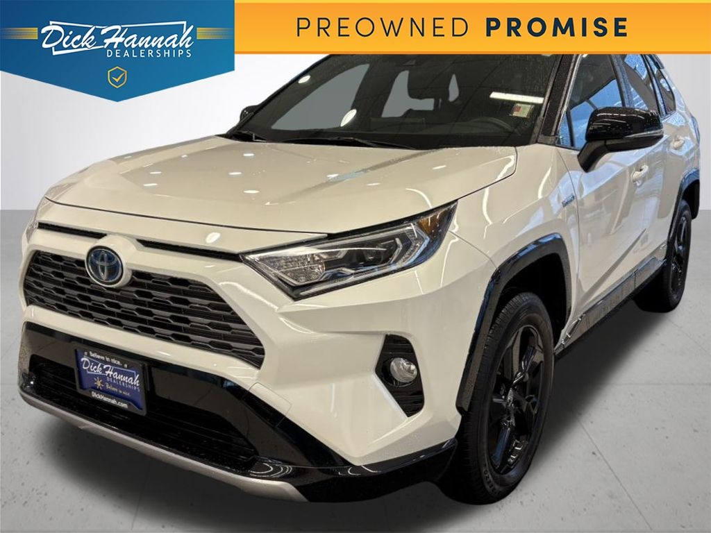 2021 Toyota RAV4 XSE's photo