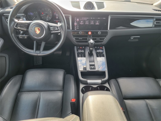 2023 Porsche Macan T photo 18