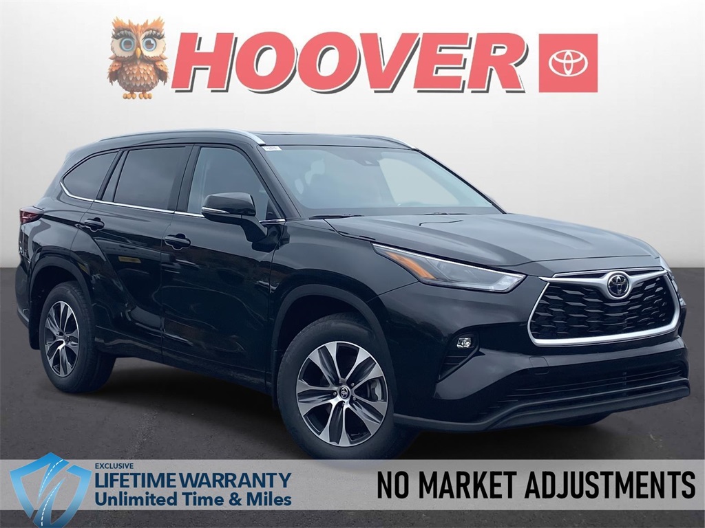 2026 Toyota Highlander XLE's photo