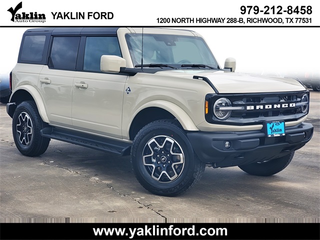 2025 Ford Bronco 4-Door Outer Banks's photo