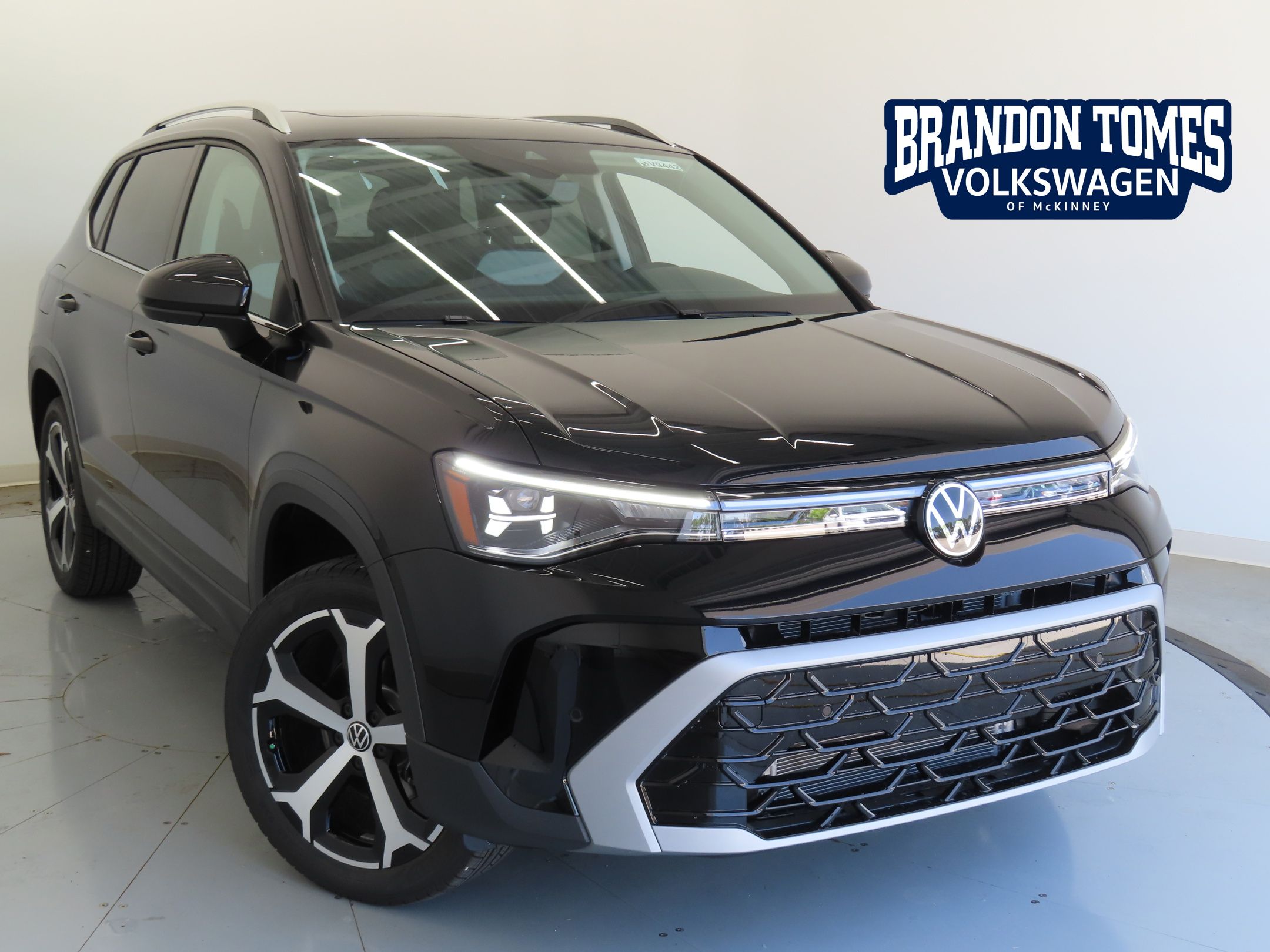 2025 Volkswagen Taos SEL's photo