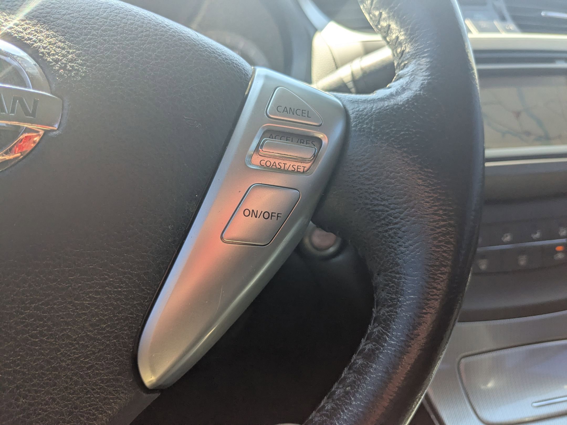 2013 Nissan Sentra SR photo 16