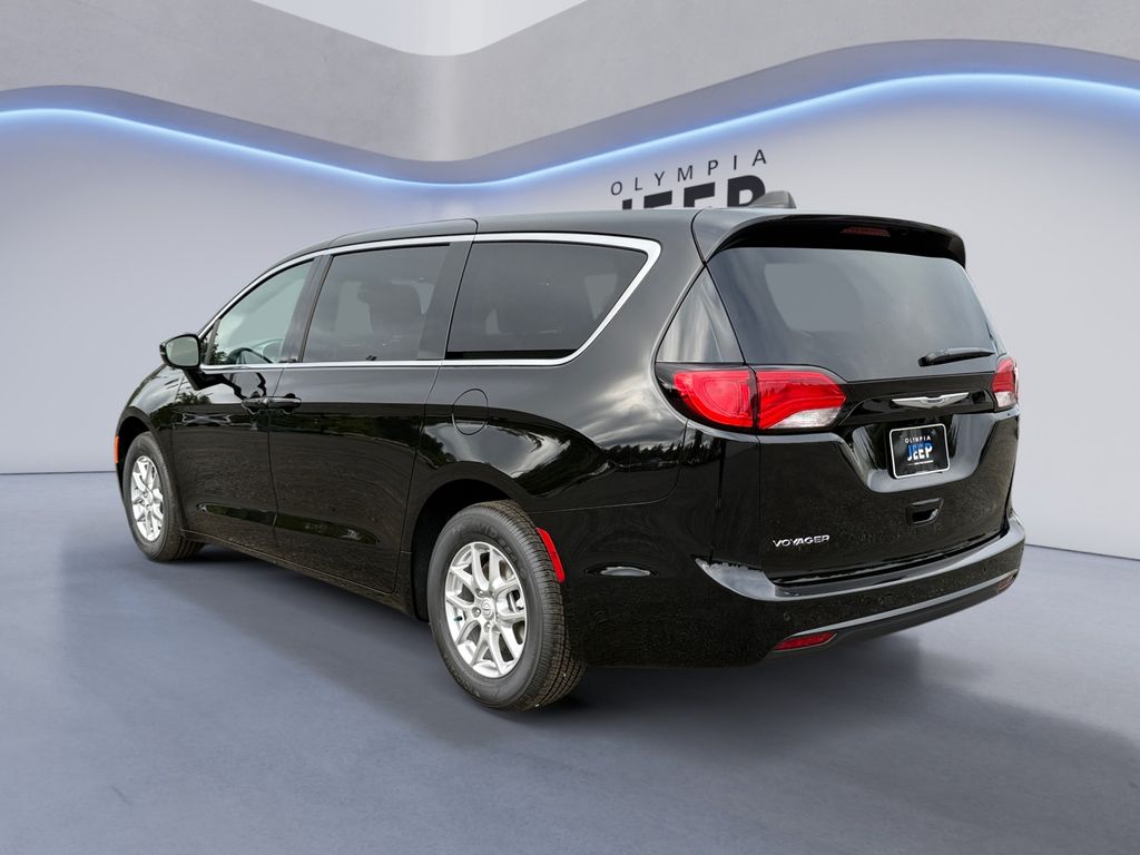 2025 Chrysler Voyager LX photo 3