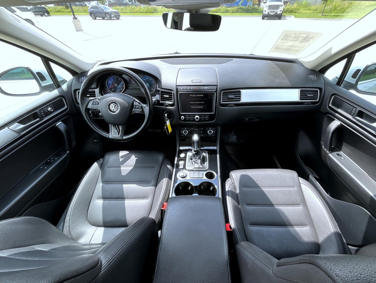 2017 Volkswagen Touareg V6 Sport photo 13