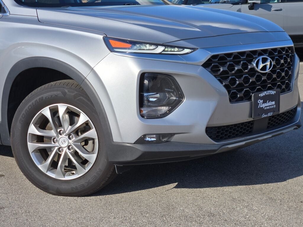 2020 Hyundai Santa Fe SEL photo 2