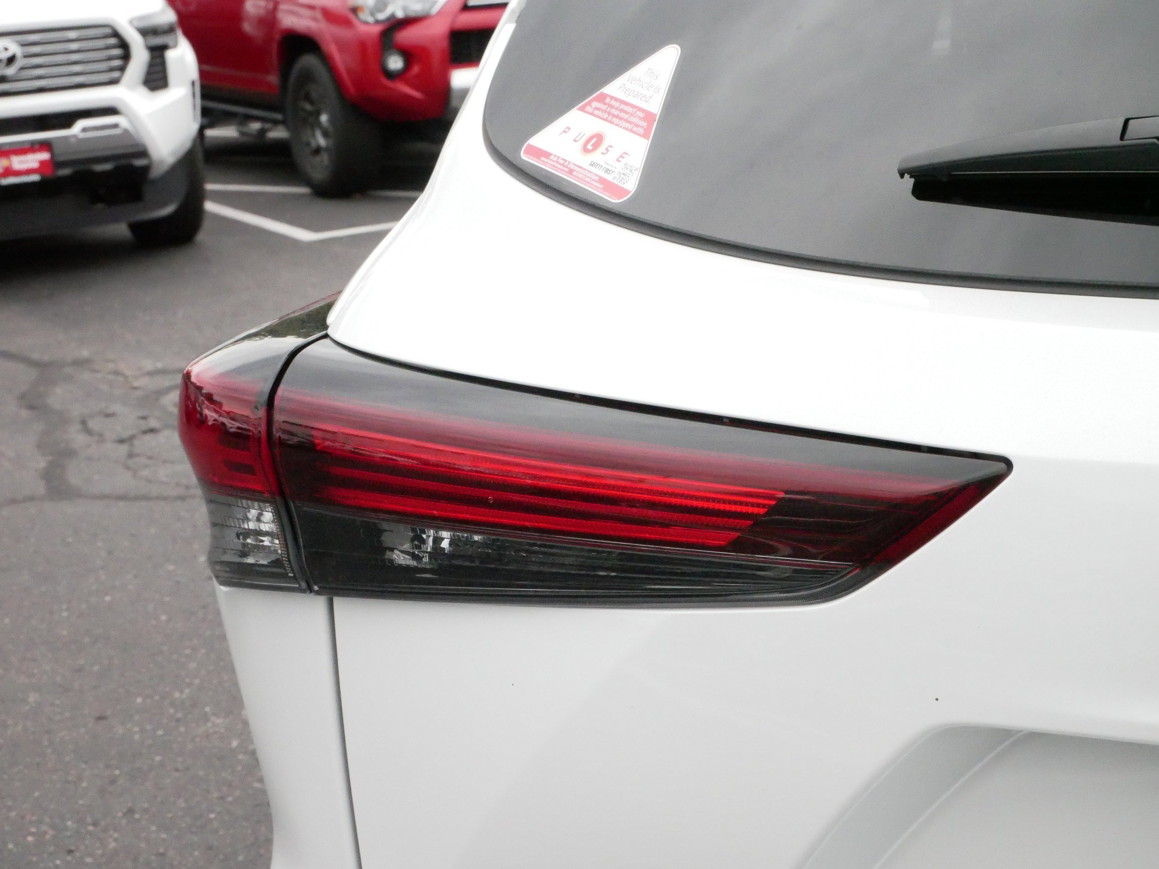 2024 Toyota Highlander XLE photo 14