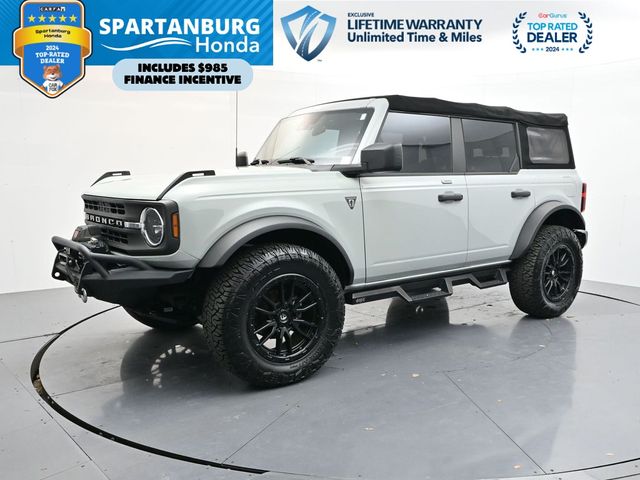 2022 Ford Bronco 4-Door Base's photo