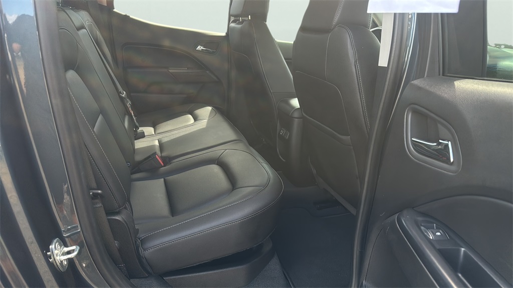 2019 Chevrolet Colorado LT photo 12