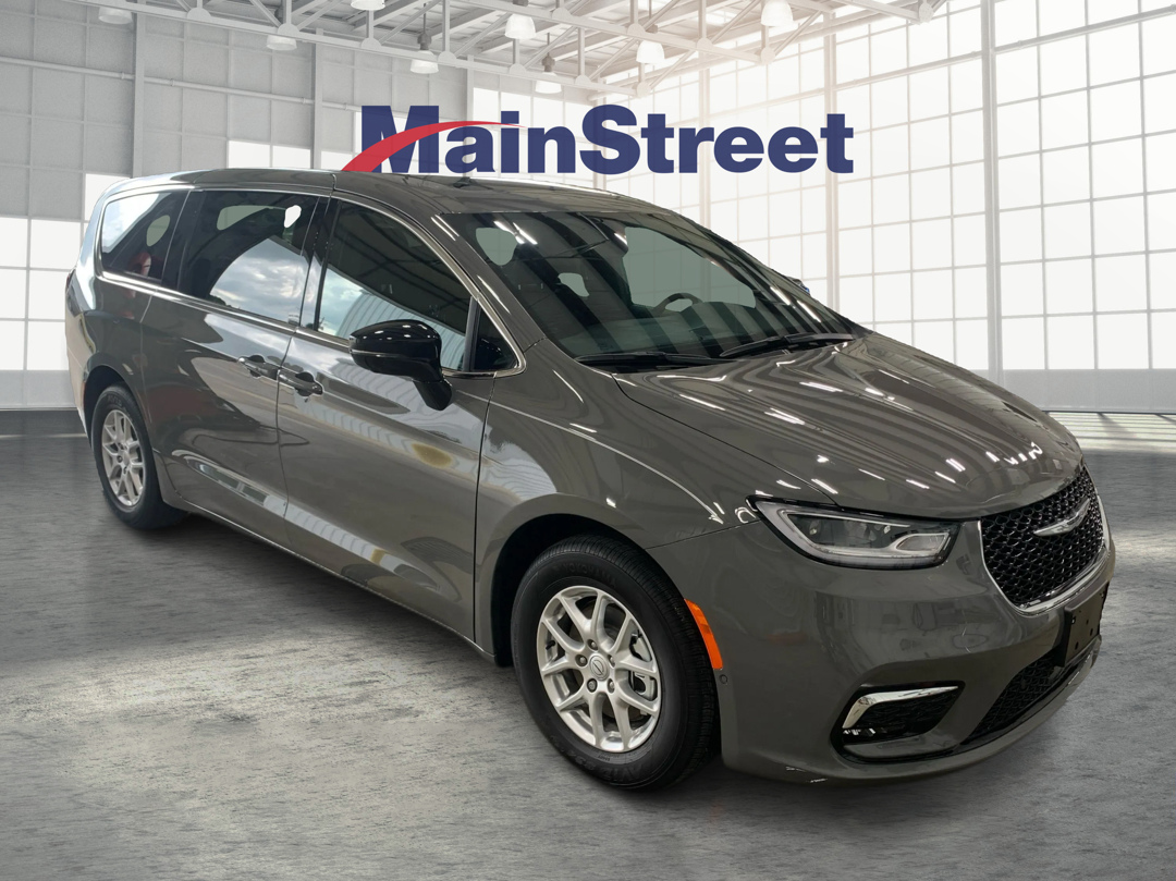 2025 Chrysler Pacifica photo 3