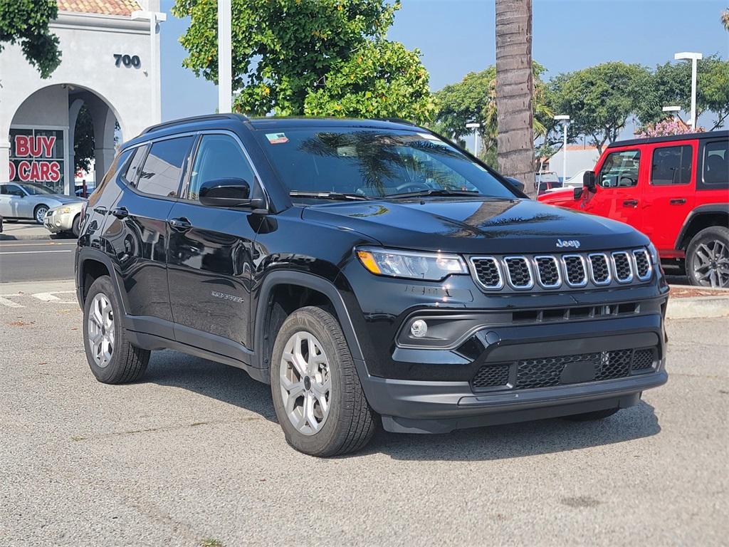 2025 Jeep Compass Latitude's photo