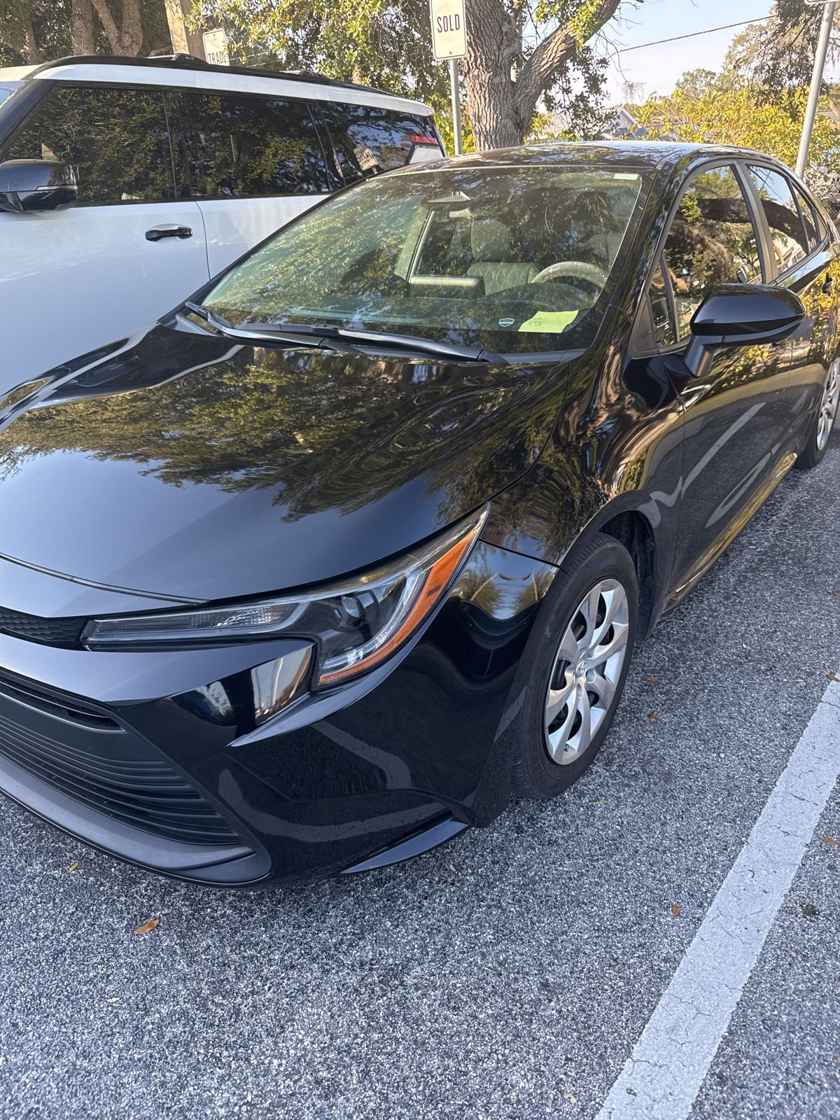 2023 Toyota Corolla LE photo 2