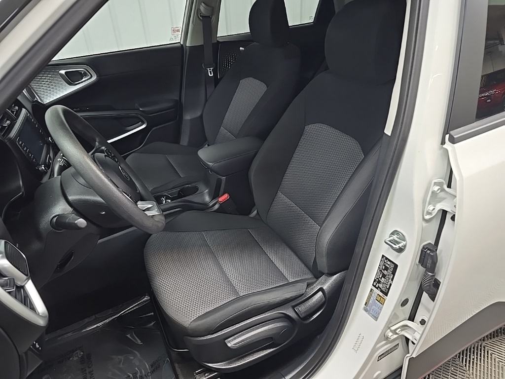 2021 Kia Soul LX photo 28