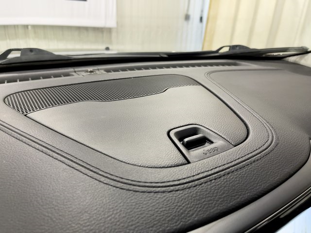 2022 Jeep Cherokee Limited photo 26