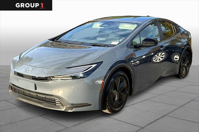 2024 Toyota Prius LE's photo