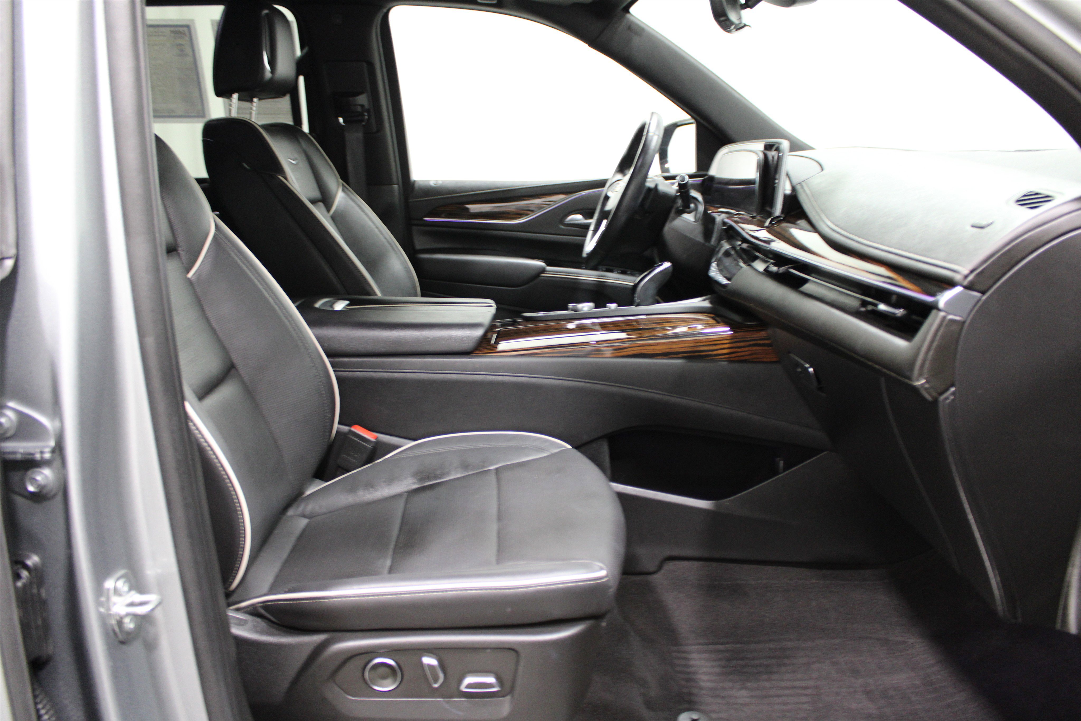 2024 Cadillac Escalade ESV Premium Luxury photo 22