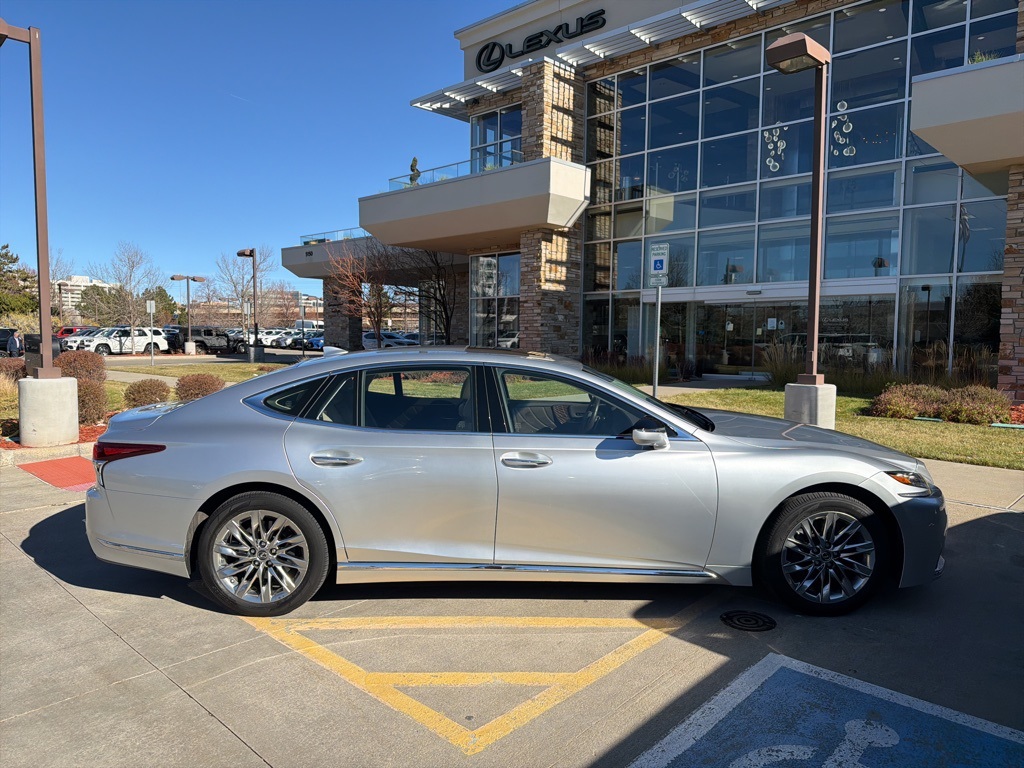 2018 Lexus LS 500 photo 3