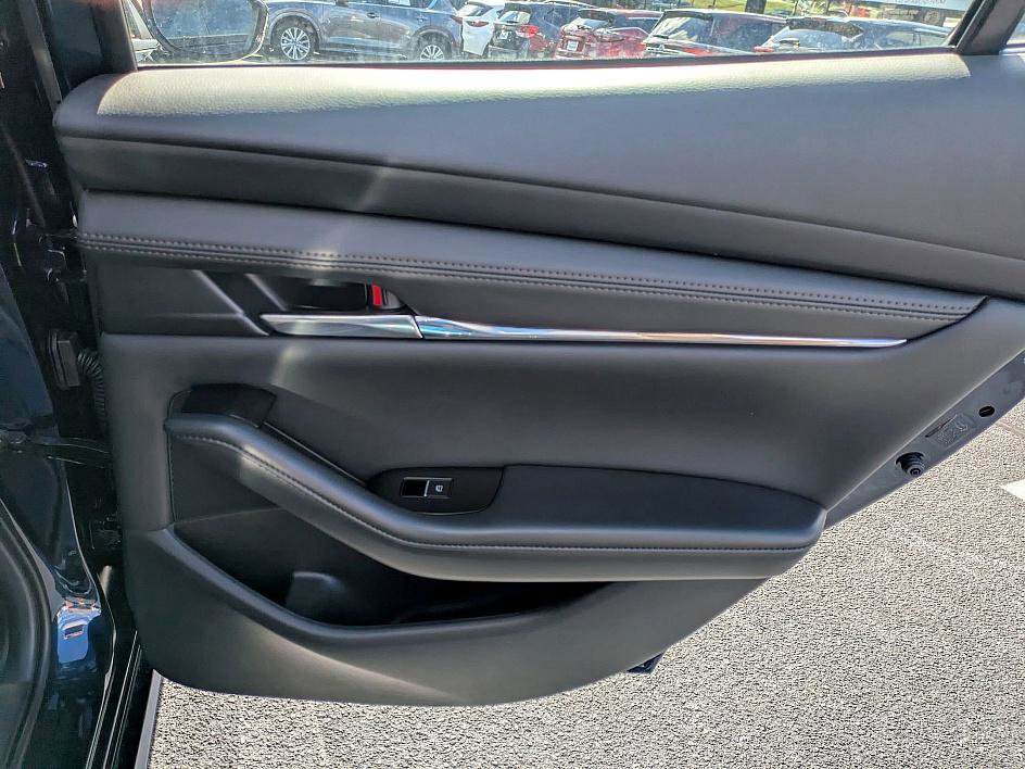 2025 Mazda Mazda3 2.5 s Preferred photo 30