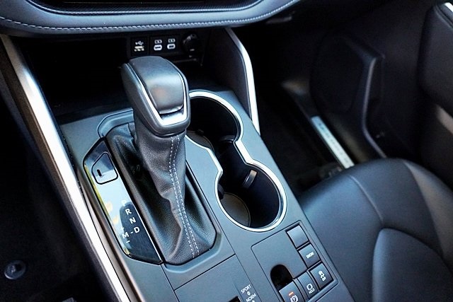 Used 2024 White Toyota LE image 31